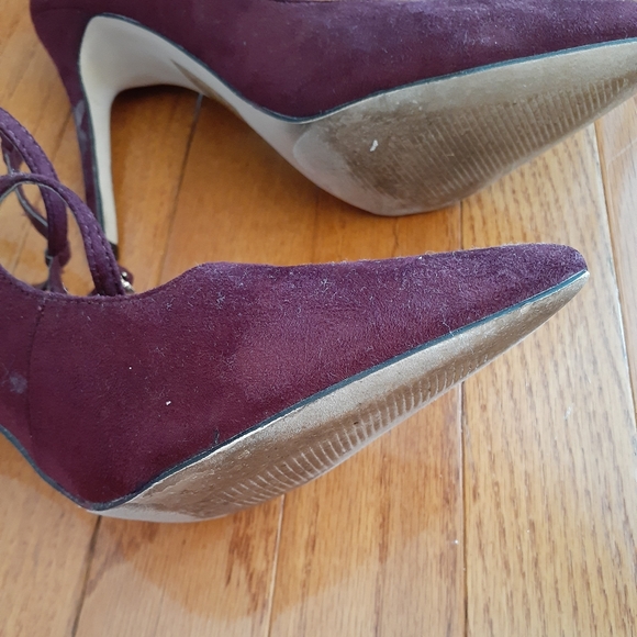 **SOLD 🎉🥳🎊Burgundy Suede-Like Strappy Sandals - Picture 4 of 4